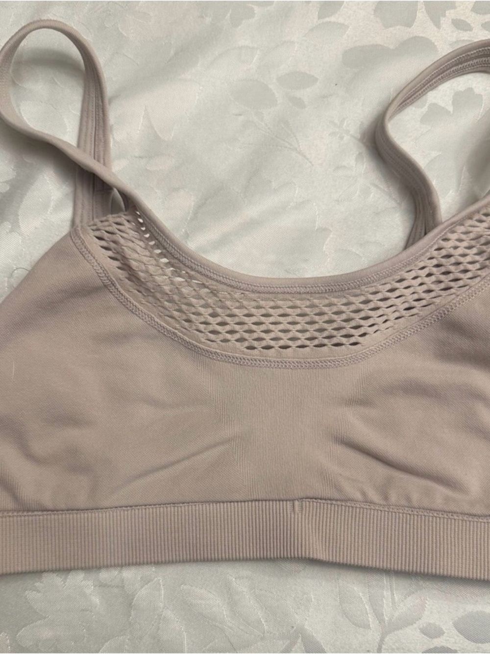 Victoria’s Secret VSX Seamless tan sports bra size Large EUC - Picture 5 of 5